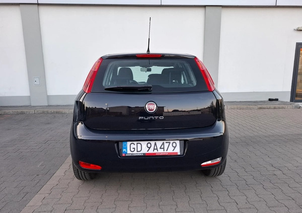 Fiat Punto cena 30000 przebieg: 81538, rok produkcji 2017 z Gdańsk małe 121